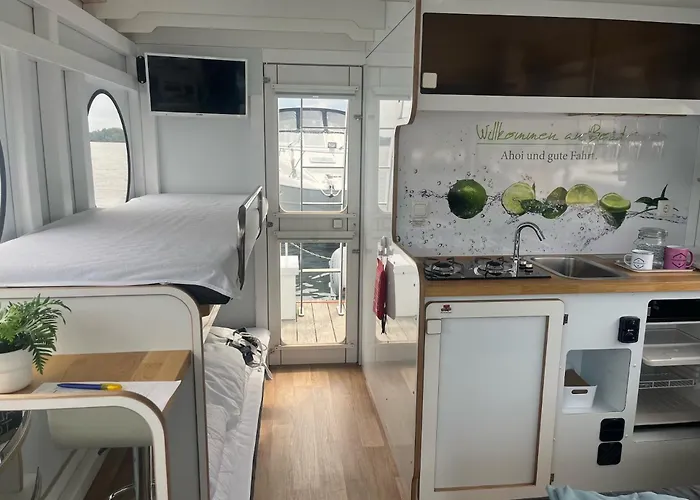Wohlfuehlboot Hausboot - Festlieger Im Hafen Bad Saarow - Wc An Bord, Dusche An Land