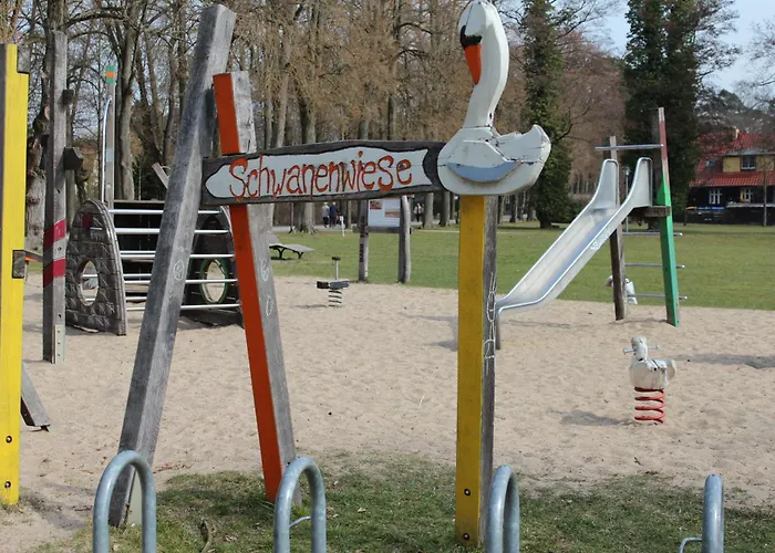 Wohlfuehlboot Hausboot - Festlieger Im Hafen Bad Saarow - Wc An Bord, Dusche An Land