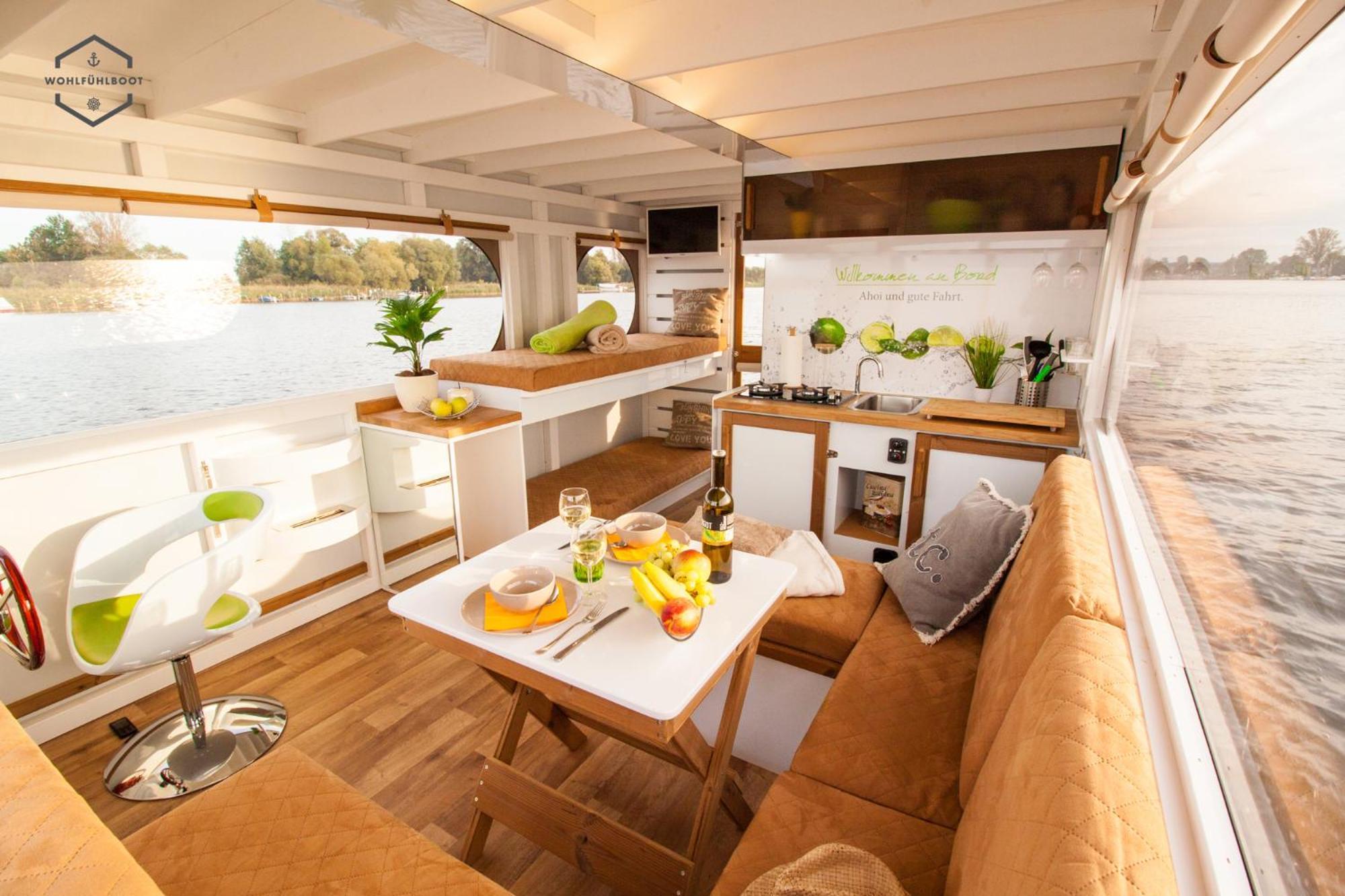 Botel Wohlfuehlboot Hausboot - Festlieger Im Hafen - Wc An Bord, Dusche An Land Bad Saarow
