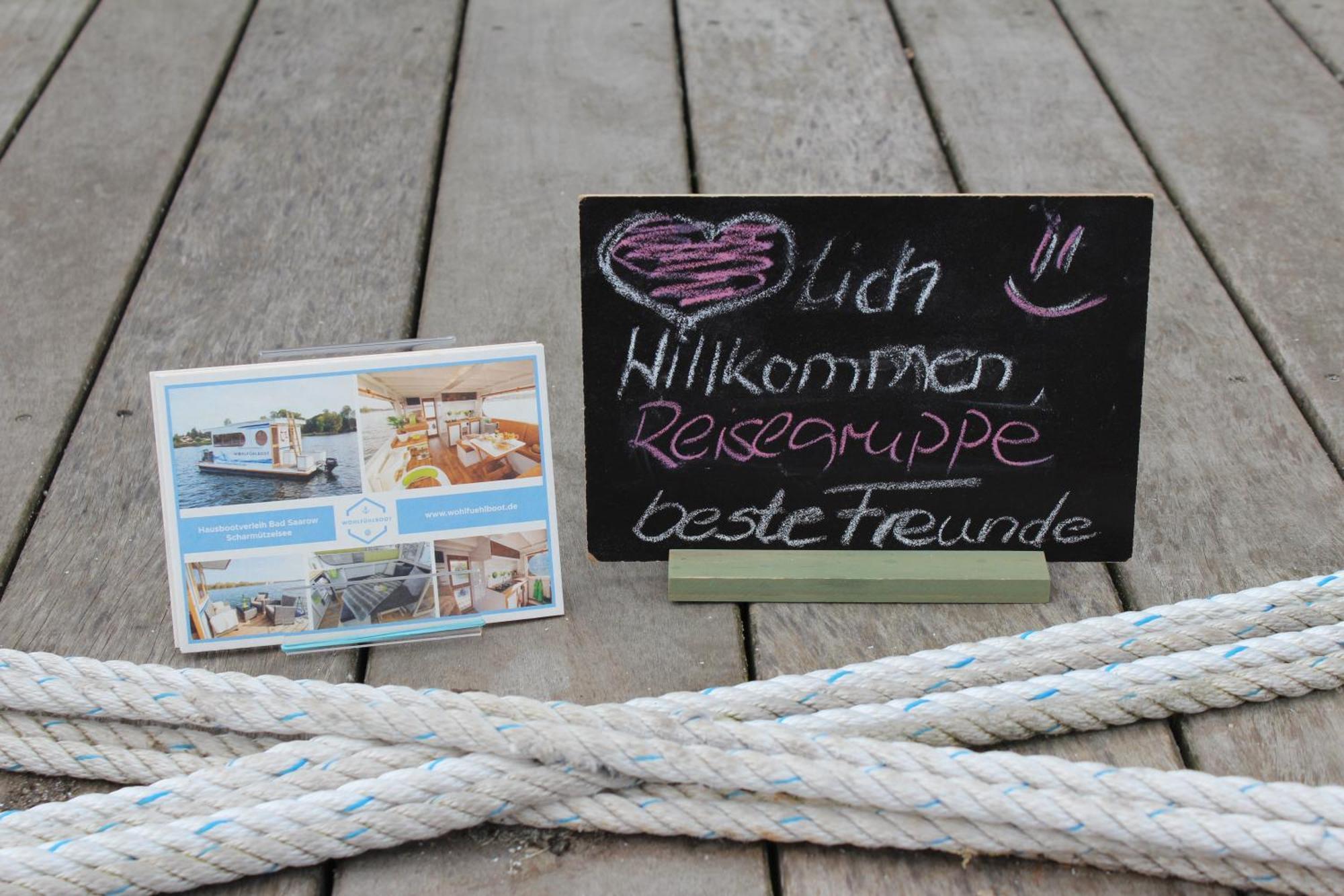 Wohlfuehlboot Hausboot - Festlieger Im Hafen - Wc An Bord, Dusche An Land Bateau-hôtel Bad Saarow